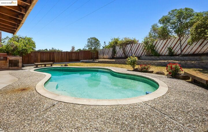 Property Photo:  2125 Robles Dr  CA 94509 
