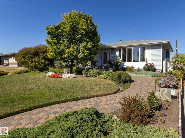 7512 129A Avenue NW  Edmonton AB T5C 1W9 photo