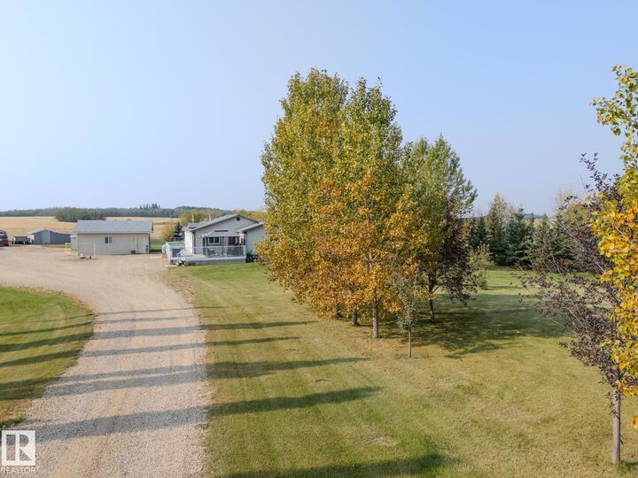 Property Photo:  23021 Twp Road 502 B  AB T0B 3M1 