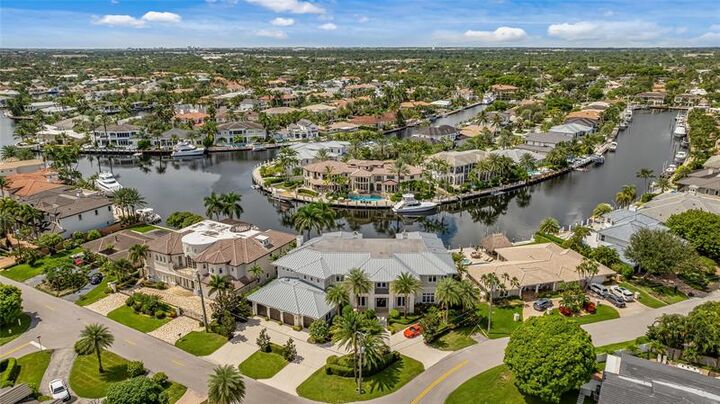 Property Photo:  3211 NE 27th Ave  FL 33064 