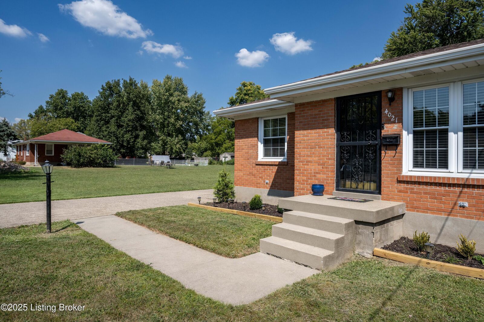 Property Photo:  4021 Crawford Ave  KY 40218
