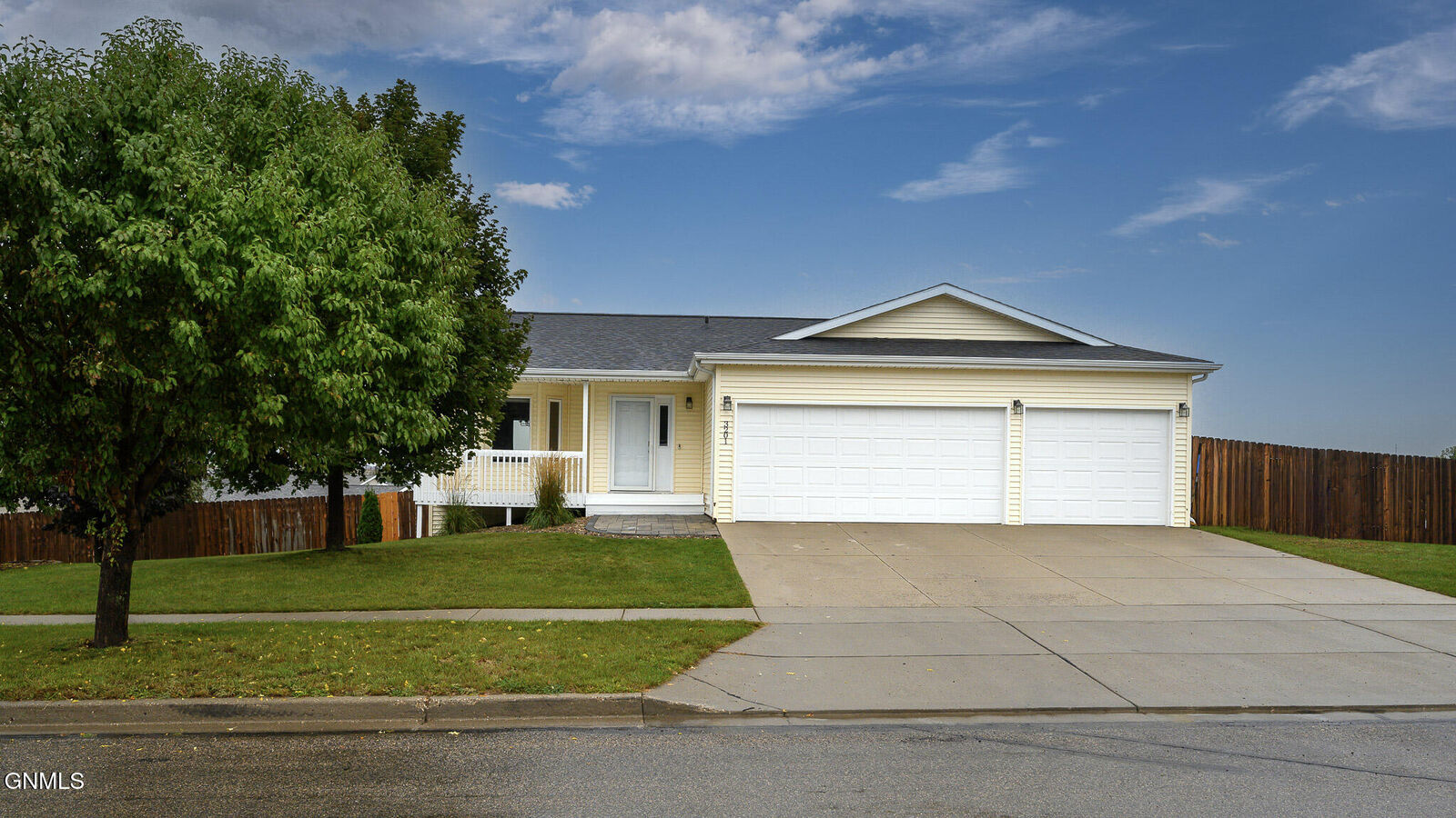 Property Photo: 3201 Roosevelt Drive ND 58503