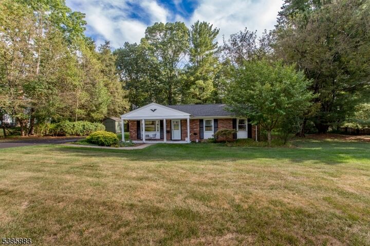 Property Photo:  5 Deer Path  NJ 08848 