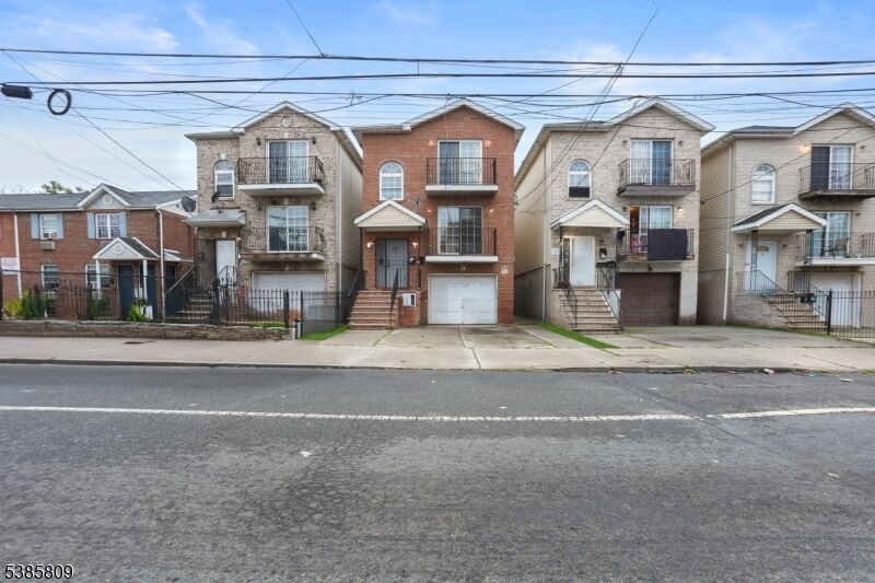 Property Photo:  535 S 18th St  NJ 07103 
