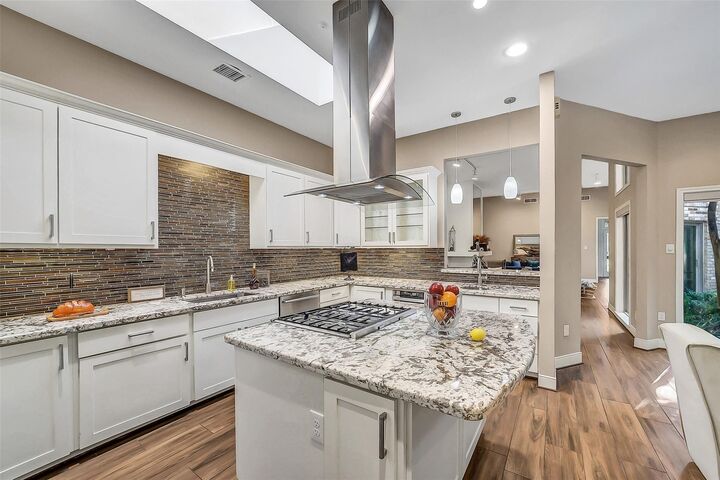 Property Photo:  9476 Briar Forest Drive  TX 77063 