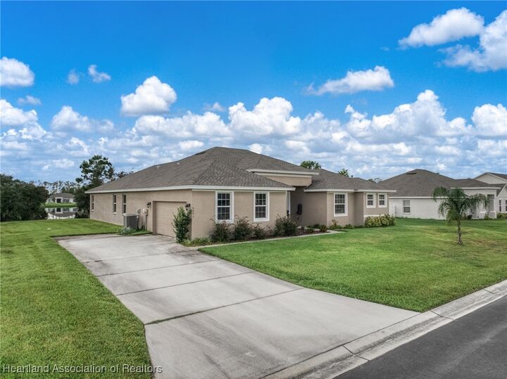 Property Photo:  5071 Moss Hammock Trail  FL 33872 