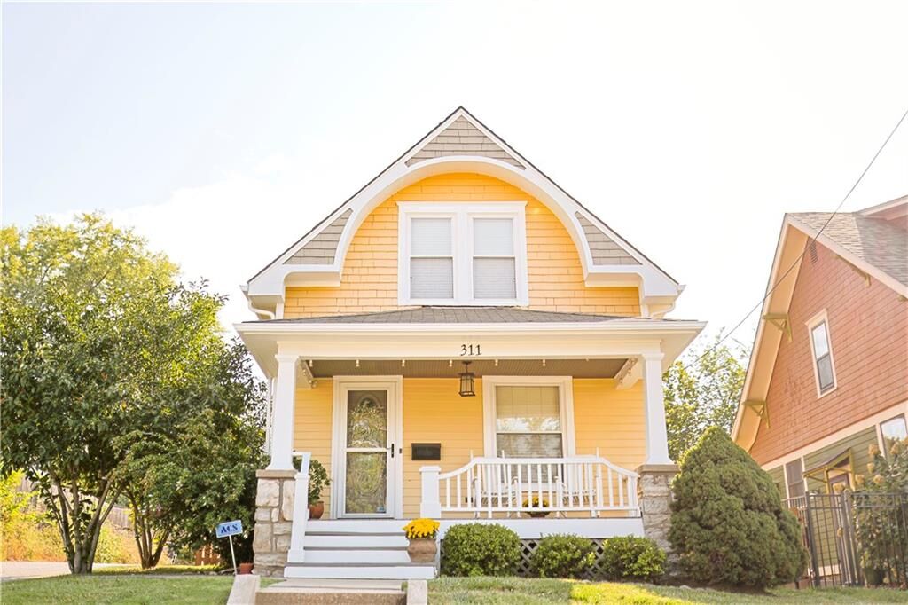 Property Photo: 311 N River Boulevard MO 64050