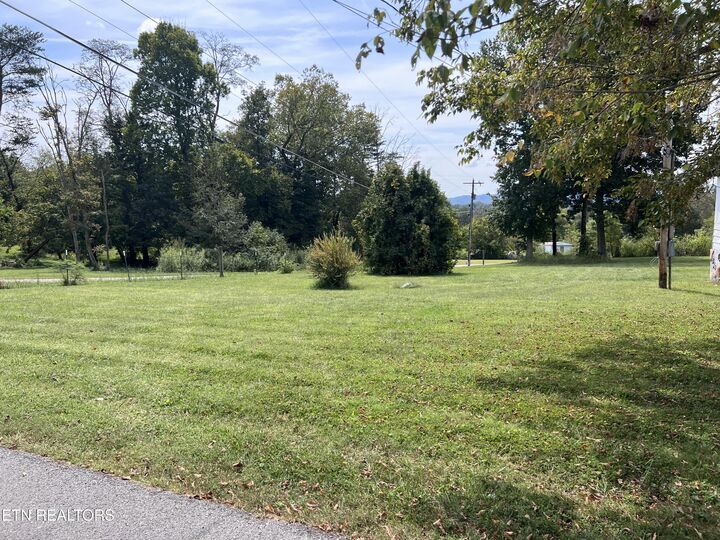 Property Photo:  10728 Mountain Rd  TN 37779 