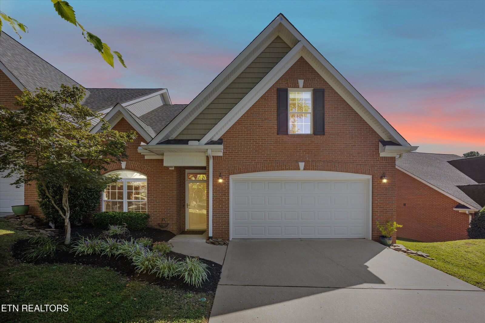 Property Photo: 520 Prescott Way TN 37919