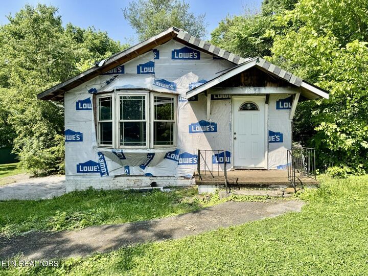 4205 Coster Rd  Knoxville TN 37912 photo