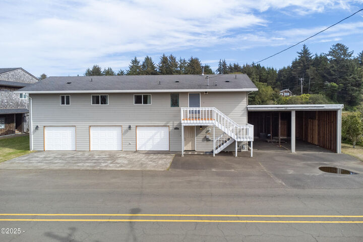 Property Photo: 4850 SE 51st Street OR 97367