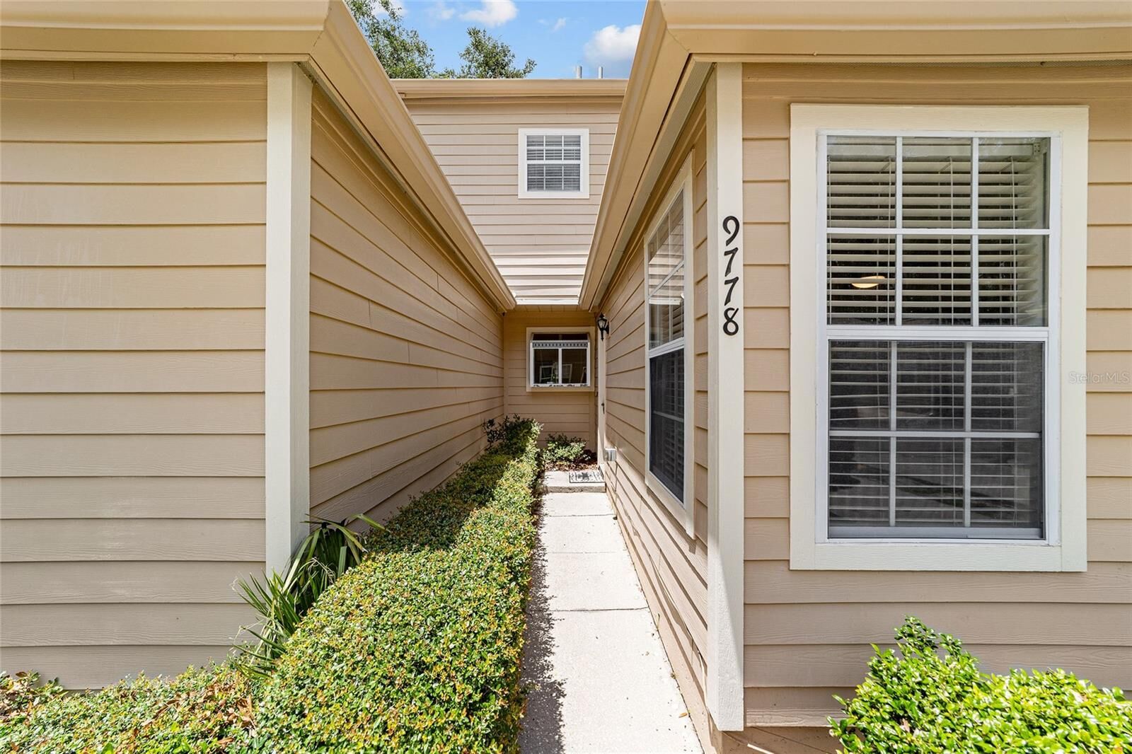 Property Photo: 9778 SW 52nd Lane FL 32608