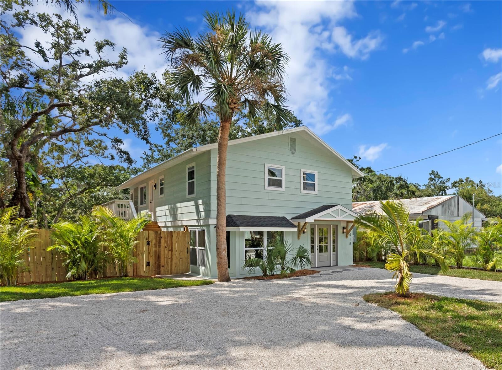 Property Photo:  7418 Seagull Way  FL 33635 
