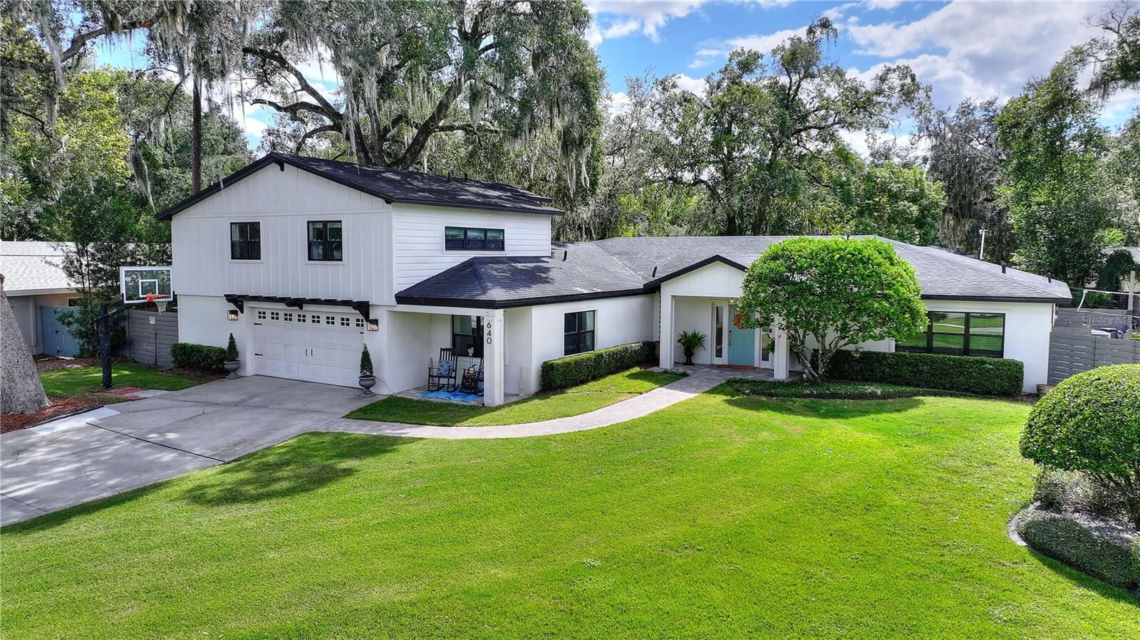 Property Photo: 640 Arjay Way FL 32789