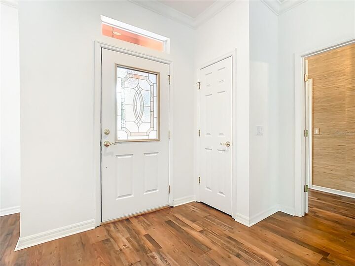 Property Photo:  525 Shorehaven  Drive  FL 34759 