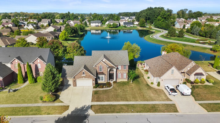 Property Photo:  1760 Saratoga Drive  IN 46143 