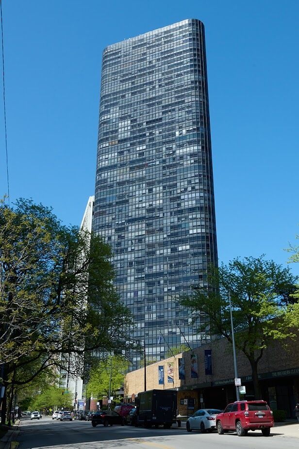 Property Photo:  5415 N Sheridan Road 502  IL 60640 