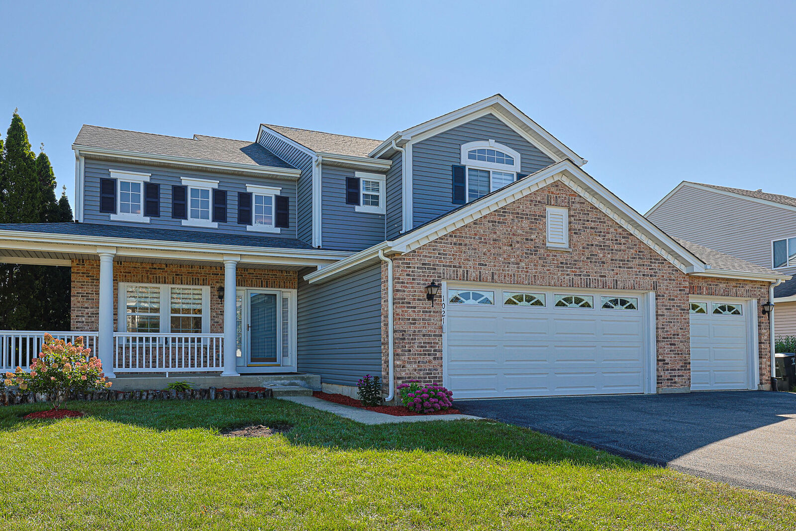 Property Photo:  1021 Wrens  IL 60060 