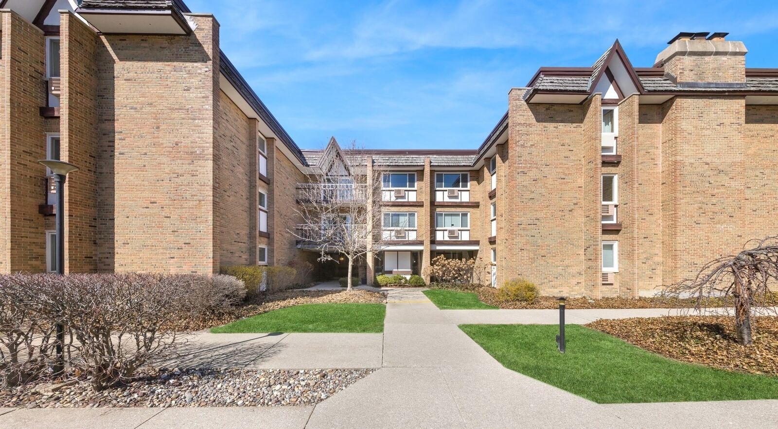 Property Photo:  300 Claymoor Road 2E  IL 60521 