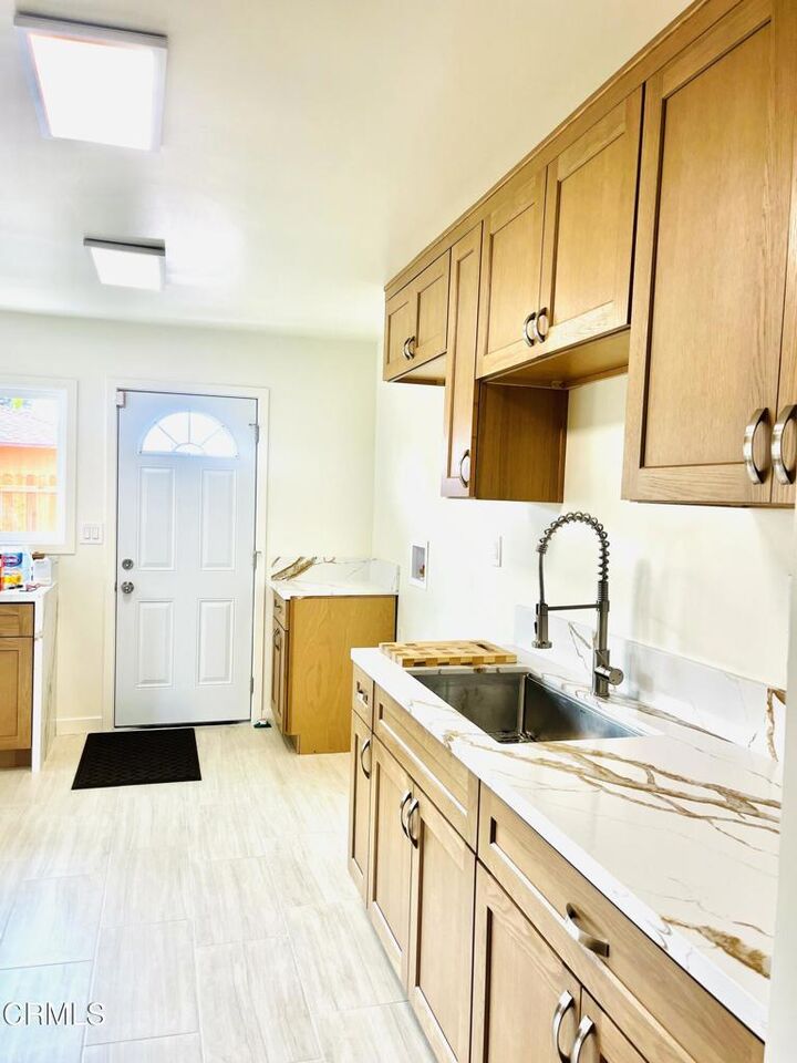 Property Photo: 1227 S G Street CA 93033