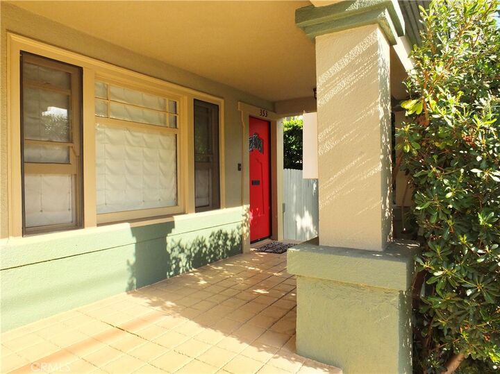 Property Photo:  353 Newport Avenue  CA 90814 