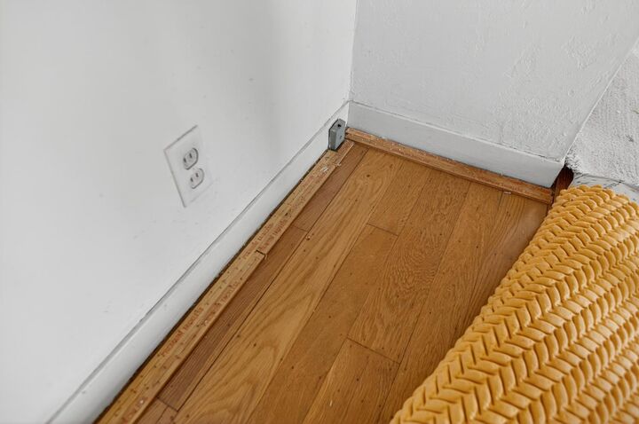 Property Photo: 6401 S Broadway CA 95820