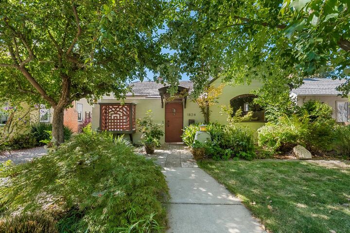 Property Photo: 1824 Castro Way CA 95818