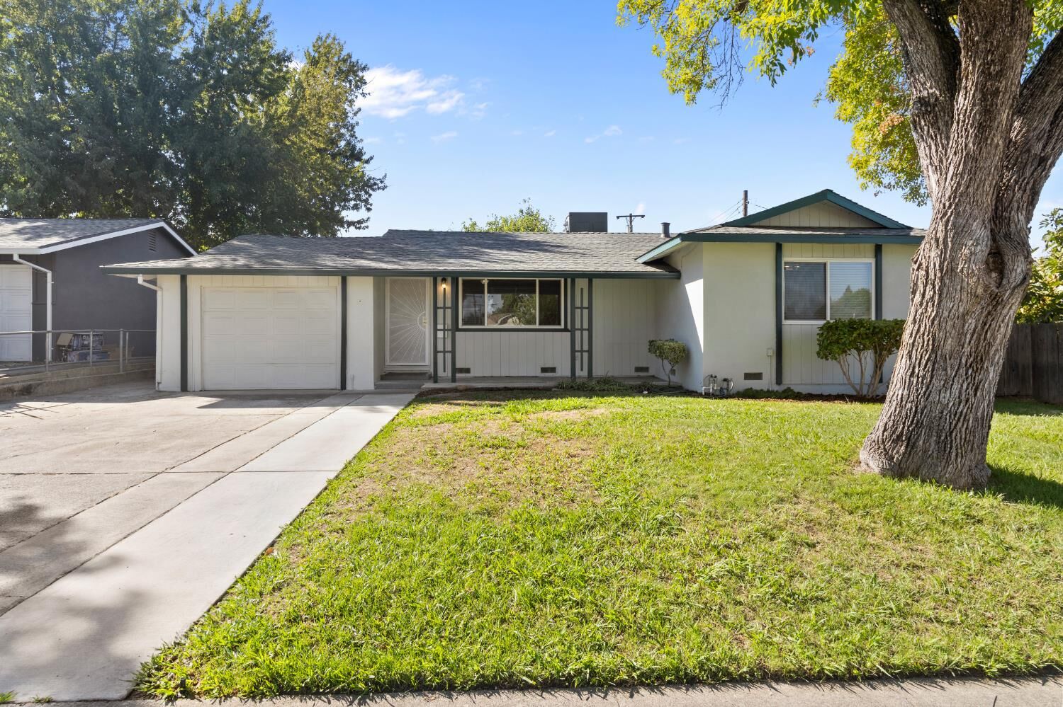 Property Photo:  8024 Glen Briar Drive  CA 95610 
