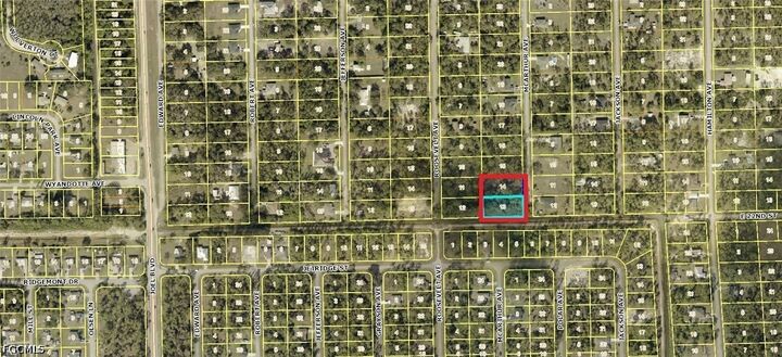 Property Photo:  2201 And 2203 McArthur Avenue  FL 33920 