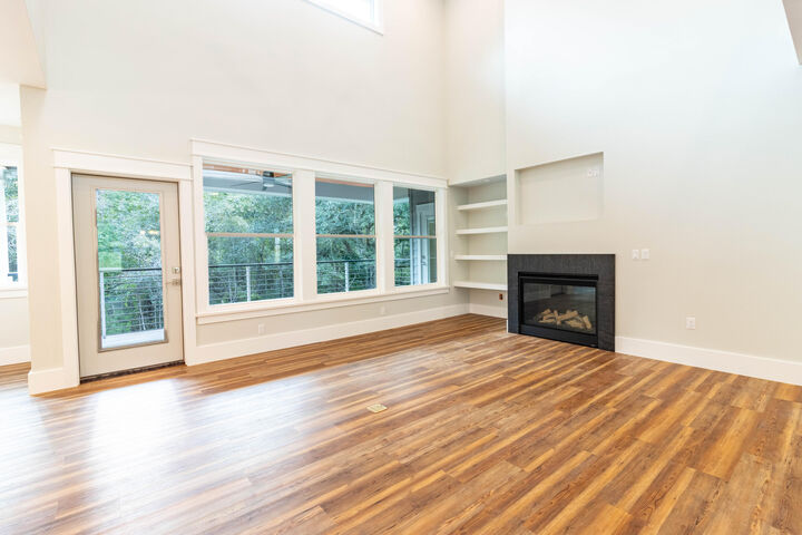 Property Photo: 5870 Saratoga Drive FL 32536