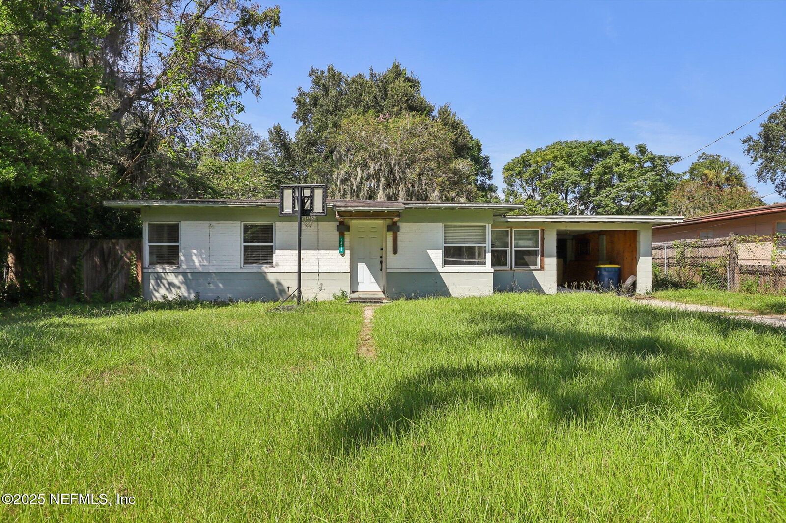 Property Photo: 5475 Gable Lane FL 32211