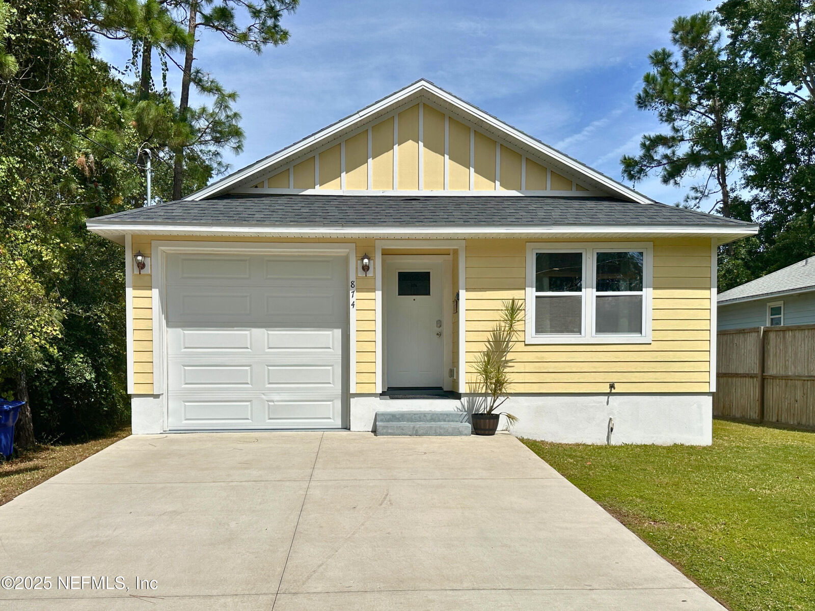 Property Photo:  874 Collier Boulevard  FL 32084 