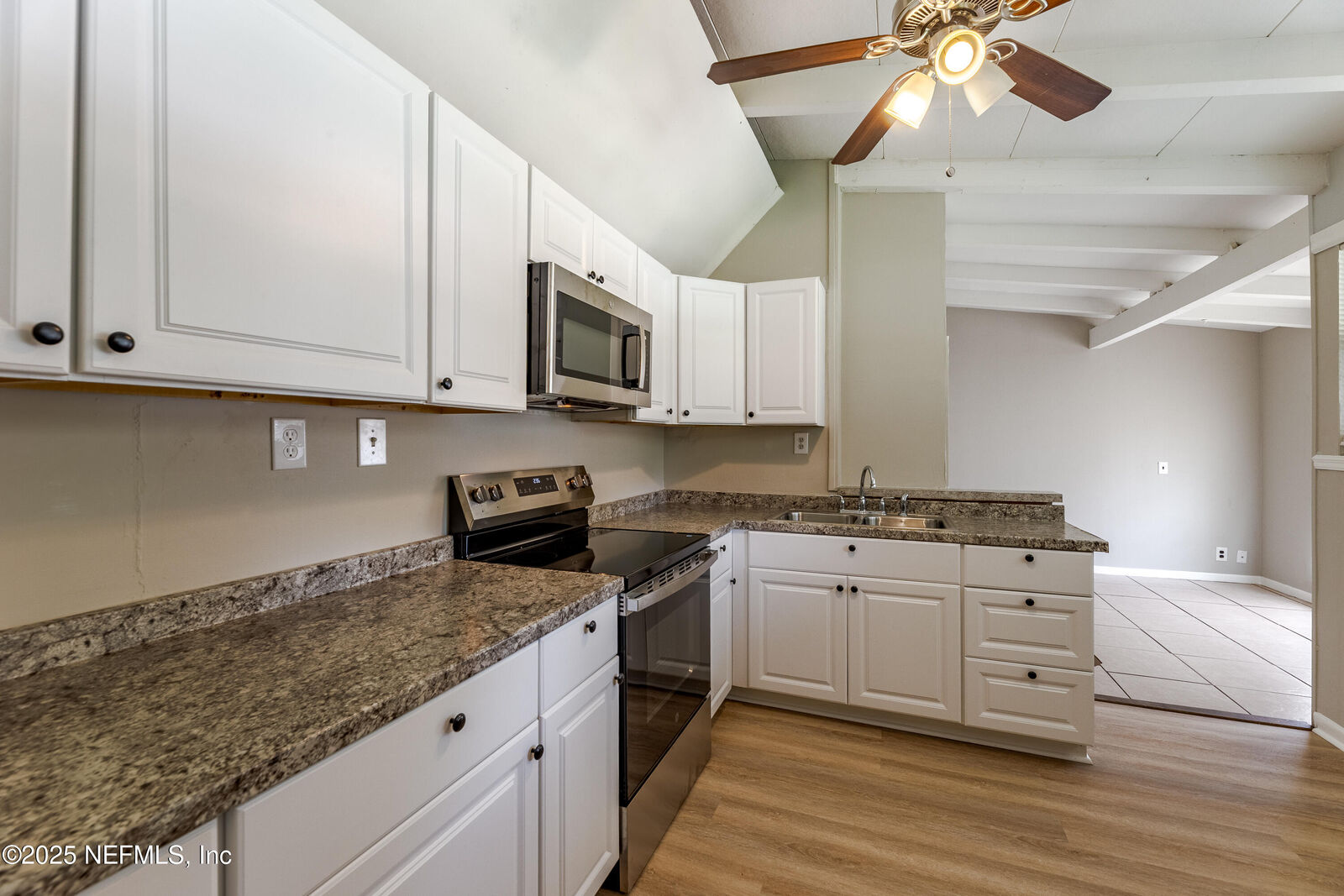 Property Photo: 6104 Terry Parker Drive S FL 32211