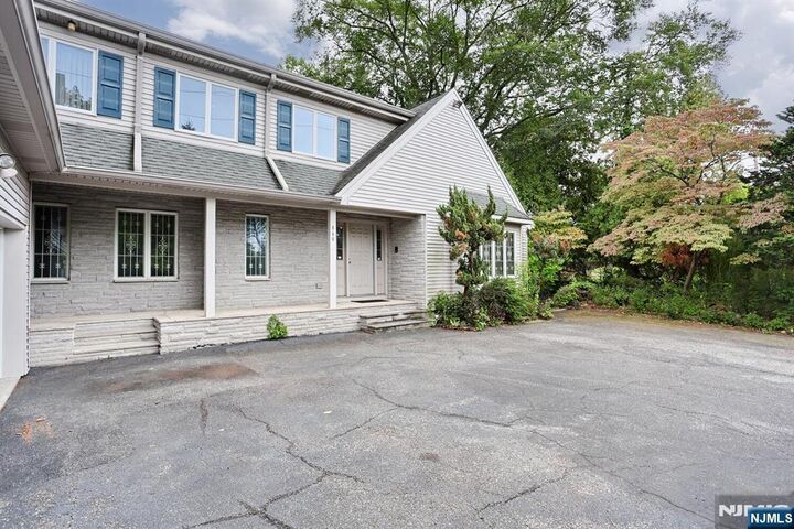 Property Photo:  860 Pascack Road  NJ 07652 