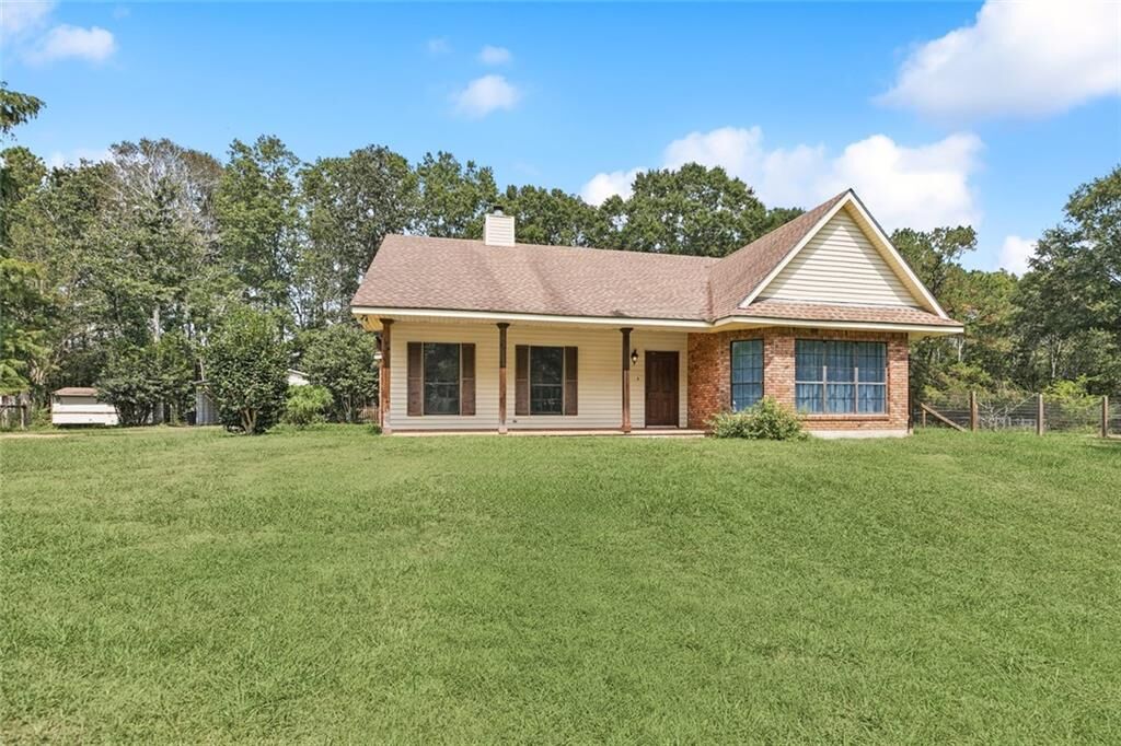 Property Photo:  345 Village Farms Road  LA 70437 