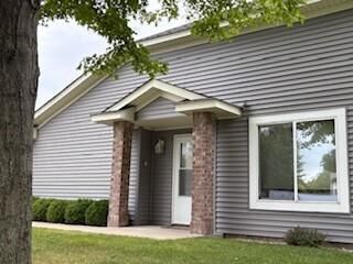 Property Photo:  623 Ford Street E  MN 55057 