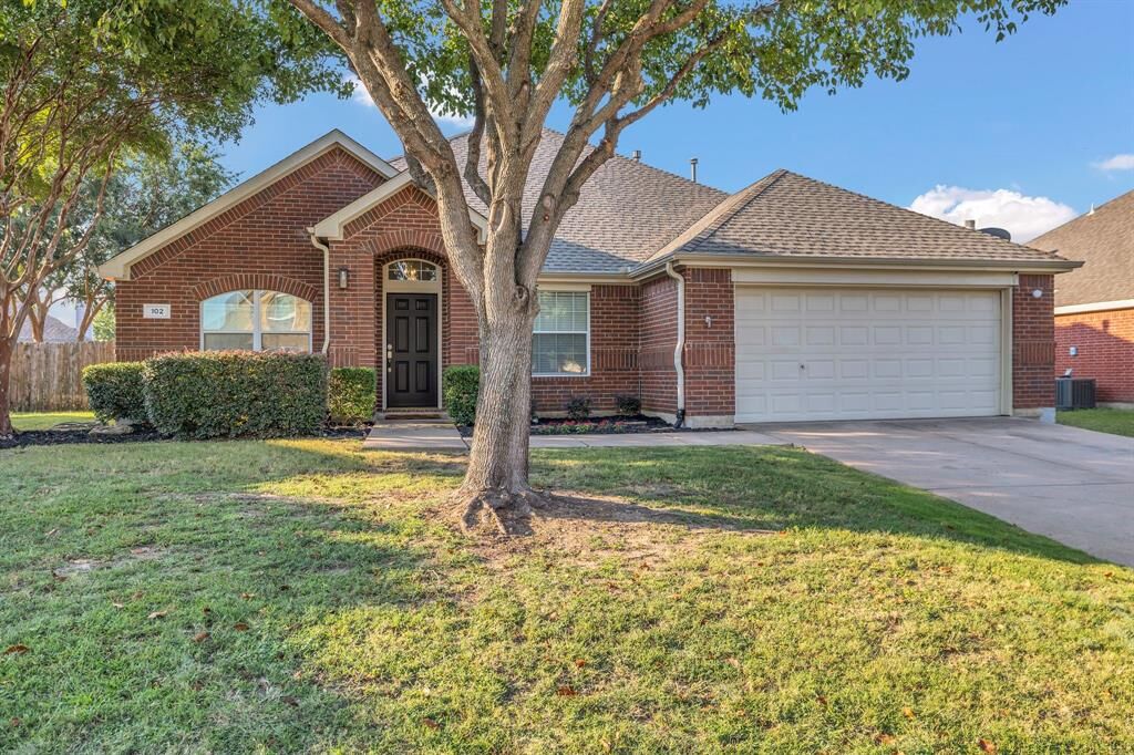Property Photo:  102 Rock Meadow Trail  TX 76063 