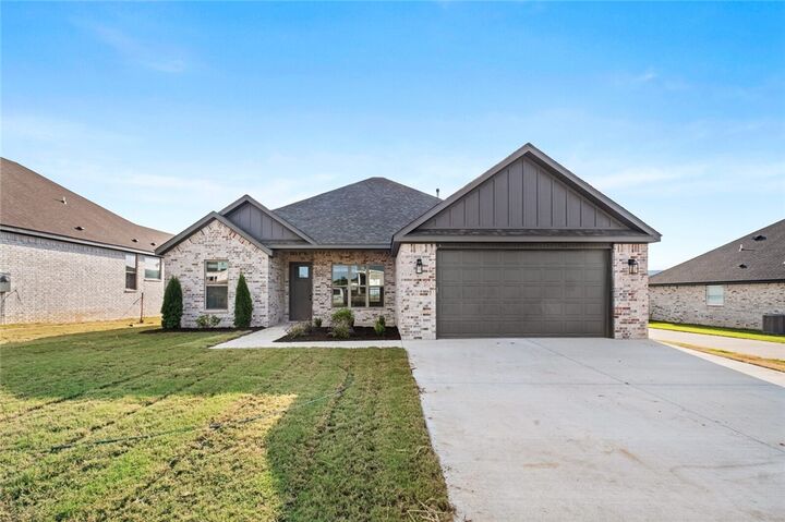 113 S Eagle Mountain Street  Prairie Grove AR 72753 photo