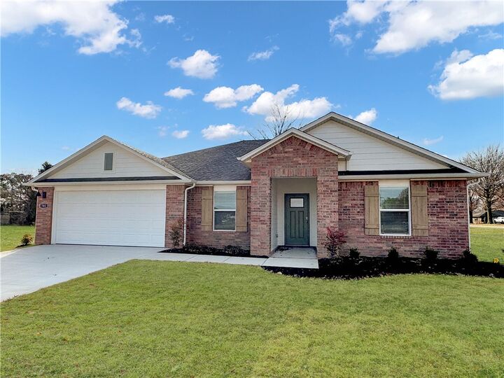 Property Photo: 406 W Taverner Xing AR 72730