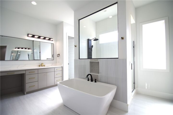 Property Photo: 4424 S 88th Street AR 72713