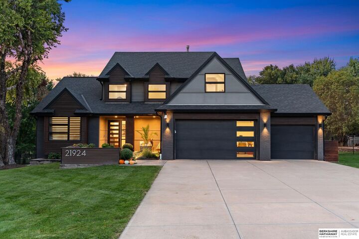 21924 Trailridge Boulevard  Omaha NE 68022 photo