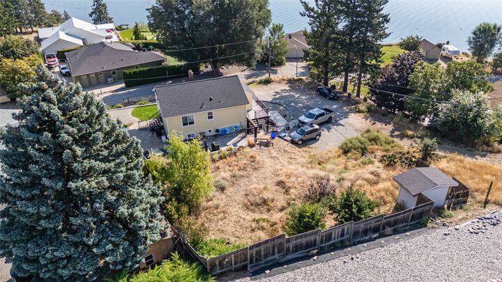 Photo de la propriété:  5493 Solly Road  BC V0H 1Z2 