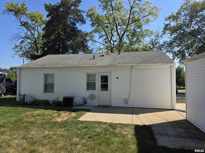 Property Photo: 5225 N Hamilton Road IL 61614