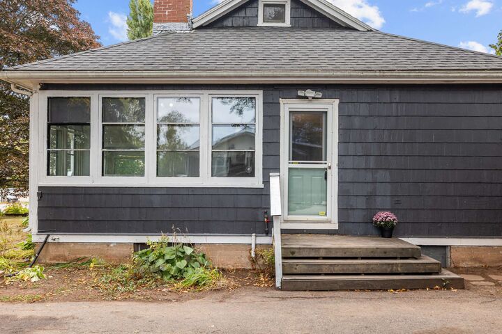 Property Photo:  61 Mount Edward Road  PE C1A 5S1 
