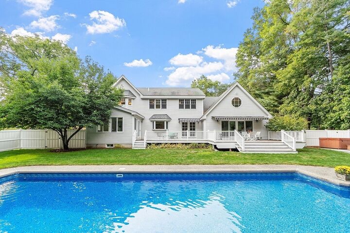 Property Photo:  6 Green Valley Dr  MA 01824 