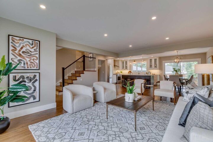 Property Photo:  9 42 Street SW  AB T3C 1Y2 