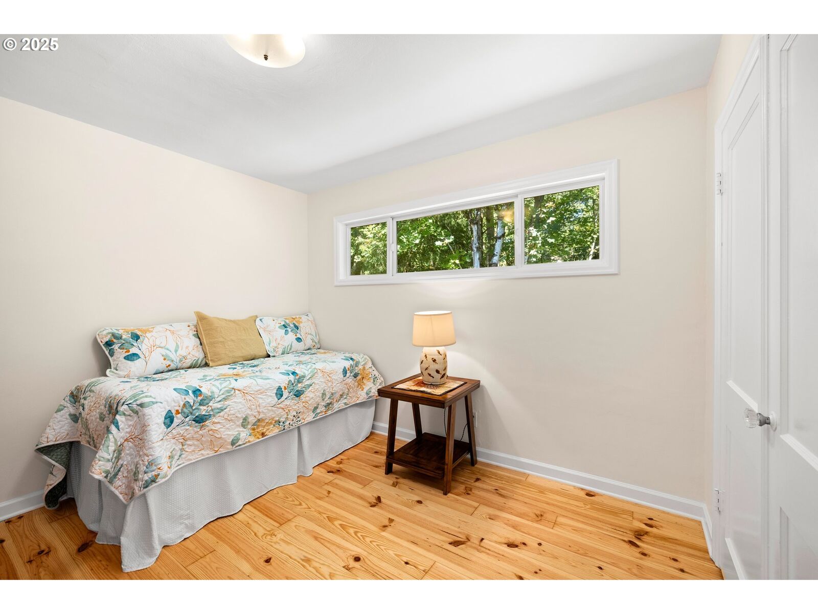 Property Photo:  2245 SW Martha St  OR 97239