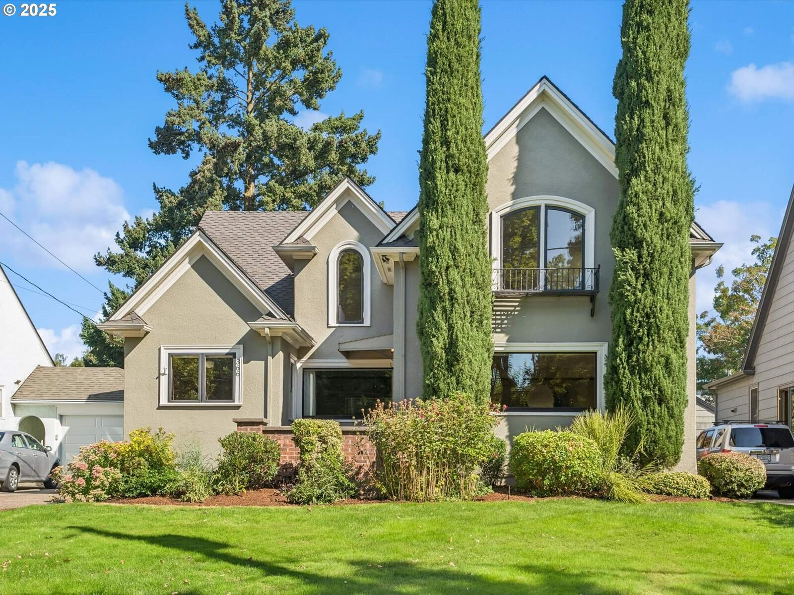 Property Photo: 366 SE 44th Ave OR 97215