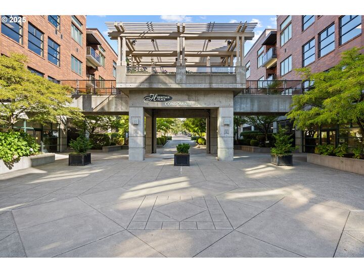 Property Photo:  400 W 8th St 236  WA 98660 