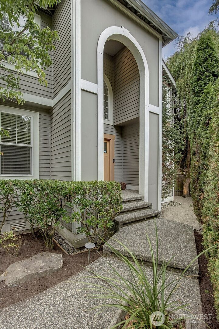 Property Photo:  414  10th Street S  WA 98033 